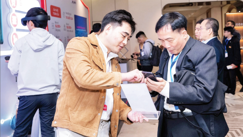 Businesses are paying increasing attention to cybersecurity and data protection solutions. (Photo: HIEP DUC/NDO)