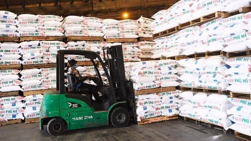 The Phu My urea fertiliser warehouse of the Petrochemical and Fertiliser Corporation (PVFCCo). (Photo: VNA)