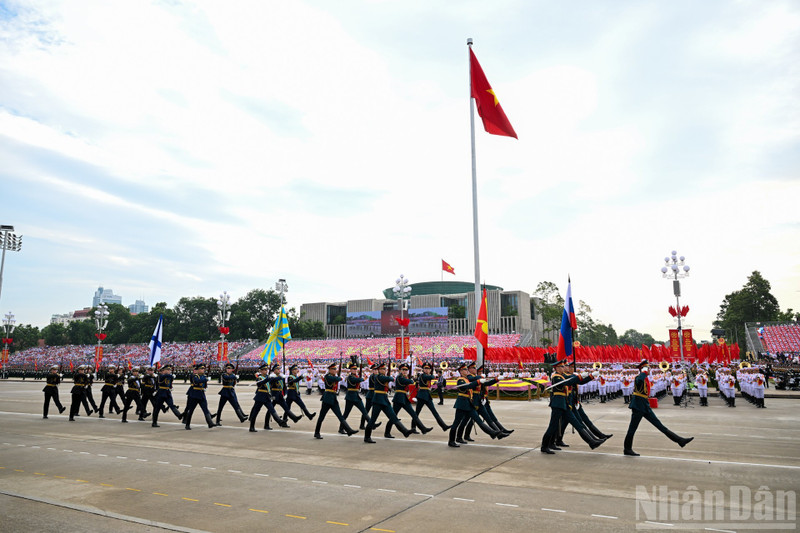 At the rehearsal on the morning of August 30, four international military delegations of China, Russia, Laos and Cambodia took part in the parade at Ba Dinh Square. (Photo: NDO)