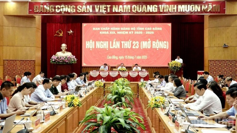 At the meeting (Photo: NDO)