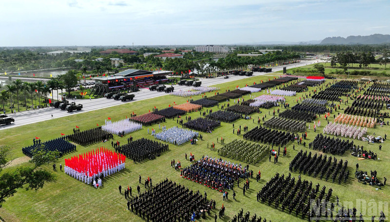 Nearly 16,000 officers and soldiers gathered at the National Military Training Centre No. 4 for the second general rehearsal in preparation for the parade marking the A80 event.