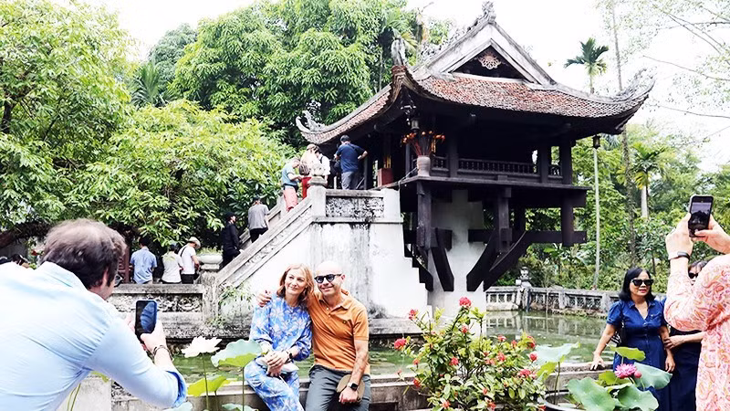 The expanded visa exemption policy helps international visitors have more time to experience Viet Nam’s culture, landscapes, and heritage. (Photo: NDO)