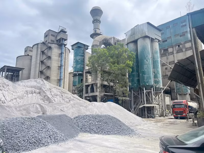 Businesses of the cement sector need to address major challenges on the journey to achieving Net Zero by 2050. (Photo: NDO)