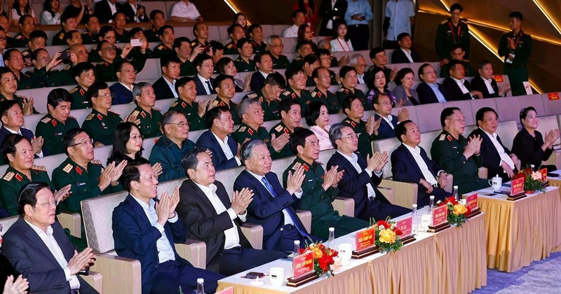 Party General Secretary To Lam, National Assembly Chairman Tran Thanh Man, and other leaders at the concert. (Photo: VNA)
