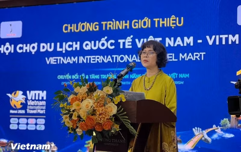 Nguyen Thi Hoa Mai, Deputy Director of the Viet Nam National Authority of Tourism, speaks at a briefing in Ha Noi (Photo: VNA)