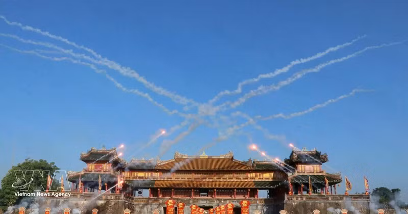 The Hue City People’s Committee holds a ceremony to announce Hue Festival 2026 on January 1, 2026. (Photo: VNA)