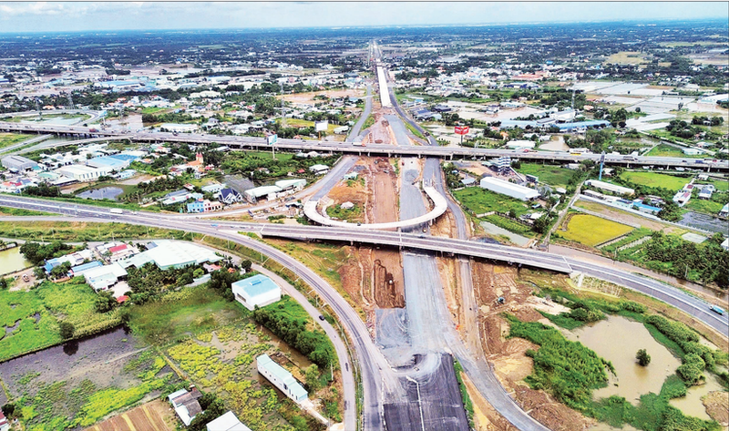 The interchange connects Ring Road 3 with the Ben Luc–Long Thanh Expressway and the Ho Chi Minh City–Trung Luong Expressway. (Photo: NDO)
