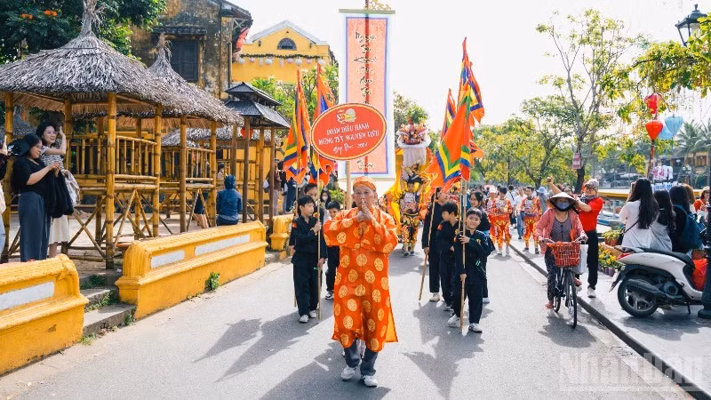 The First Full Moon Festival – a National Intangible Cultural Heritage – takes place from March 2 to 4.