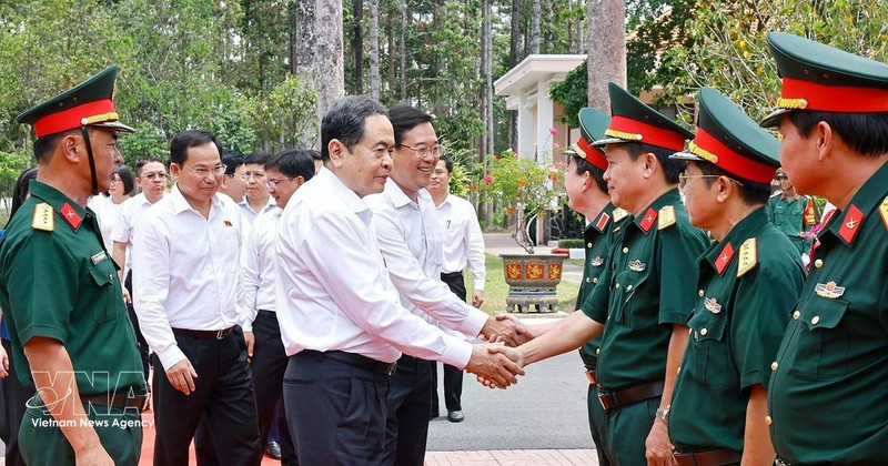 National Assembly (NA) Chairman Tran Thanh Man meets with representatives of Division 9 under Army Corps 34 in Ho Chi Minh City on March 3 (Photo: VNA)