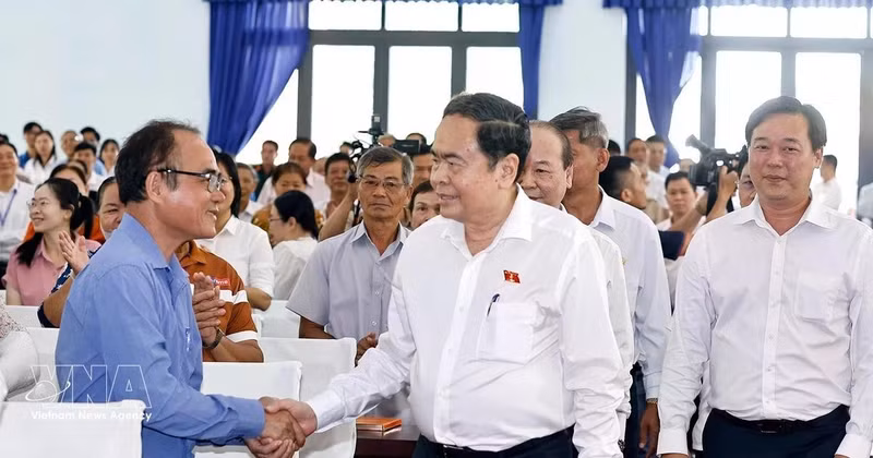 National Assembly Chairman Tran Thanh Man meets with Ho Chi Minh City's voters. (Photo: VNA)