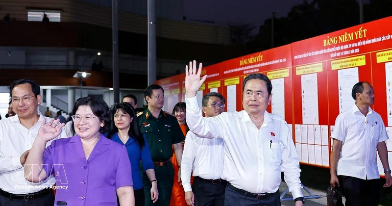 National Assembly Chairman Tran Thanh Man (first row, right) at the 2026 army enlistment camp of Dong Thanh commune in Ho Chi Minh City on March 3 evening. (Photo: VNA)