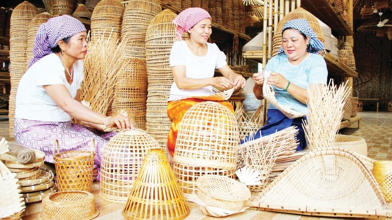 Many Khmer families have gained significant additional income from bamboo weaving, contributing to sustainable poverty reduction.