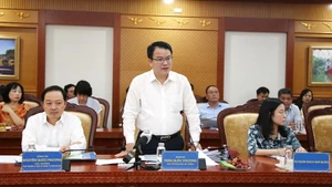 Deputy Minister of Finance Tran Quoc Phuong chairs the conference on implementing public investment disbursement in 2025.
