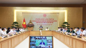 Prime Minister Pham Minh Chinh speaks at the 16th session of the National Steering Committee on combating IUU fishing on October 7, 2025. (Photo: VNA)