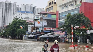Flooding in the northern province of Thai Nguyen following Storm Matmo. (Photo: VNA)