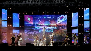 A dancing performance at the opening ceremony of the 2025 K–Viet Nam Pop-up Festa in Dalat on November 8 (Photo: baolamdong.vn)