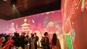 A highlight is the use of cutting-edge tools at the event (Photo: VNA)