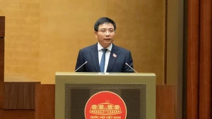 Minister of Finance Nguyen Van Thang speaks at the NA's 10th session (Photo: quochoi.vn)