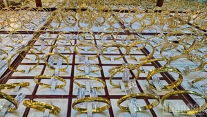 Infographic: Gold bars decline, gold rings rise on December 31