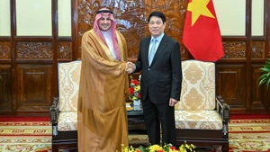 State President Luong Cuong (R) receives Saudi Arabian Ambassador Mohammed Ismaeil A. Dahlwy in Ha Noi on December 31. (Photo: VNA)
