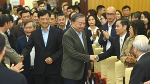 General Secretary To Lam meets voters in Ha Noi after the 10th session of the 15th National Assembly.
