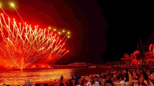 Spectacular fireworks displays illuminate the night sky of Phu Quoc (Photo: Sun Group)