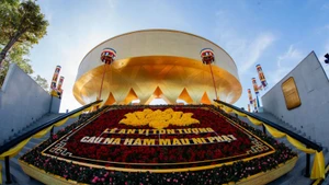 The enshrinement ceremony of the Konagamana Buddha Statue at Ba Den Mountain (Photo: Sun Group)