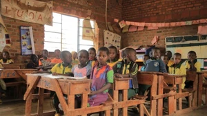 Students study in a classroom at Tanda Primary and Secondary School (GS Tanda) in Rwanda, 27 May 2022. (Photo: Xinhua)