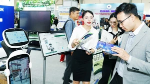 The rapid advancement of the digital economy and innovation is unlocking new avenues for expansion across multiple sectors. (Photo: SONG ANH) 