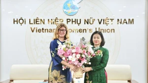Vice President of the Viet Nam Fatherland Front (VFF) Central Committee and Chairwoman of the Viet Nam Women’s Union Nguyen Thi Tuyen (R) and UNICEF Representative in Viet Nam Silvia Danailov at their meeting on October 3. (Photo: phunuvietnam.vn)