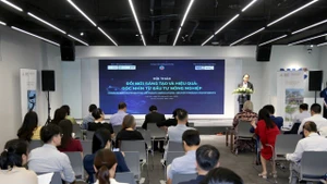 Director of the National Innovation Centre Vu Quoc Huy speaks at the conference (Photo: DUC MINH)