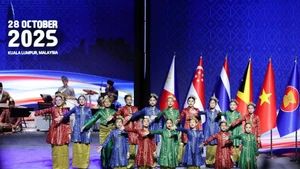 A performance at the closing ceremony of the 47th ASEAN Summit and Related Summits on October 28 afternoon (Photo: VNA)