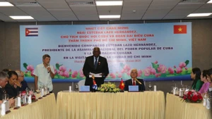 President of the National Assembly of People’s Power and President of the Council of State of Cuba Esteban Lazo Hernández pays a working trip to Ho Chi Minh City on October 3. (Photo: VNA)