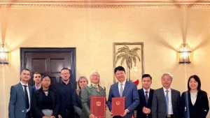 Deputy Minister of Justice Nguyen Thanh Tinh and Cuban Deputy Minister of Justice Pilar Alicia Varona sign the 2026 Activity Plan for the Project on Technical Support for the Ministry of Justice of Cuba (Photo: Vietnamese Embassy in Cuba)