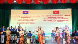 A performance at an arts programme held in Lam Dong Province in August 2025 to honour the Viet Nam–Cambodia Friendship (Photo: qdnd.vn)