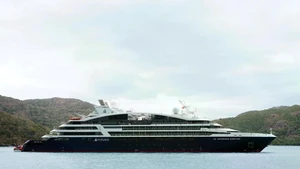 Luxury cruise ship Le Jacques Cartier marks first international arrival in Con Dao in 2026. (Photo: Published by VNA)