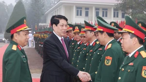 State President Luong Cuong visits officers and soldiers of Division 316. (Photo: VNA)