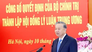 Party General Secretary To Lam speaks at the conference to announce the Politburo’s decision to establish the Central Theoretical Council for the 2026–2031 tenure. (Photo: VNA)