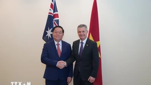 Nguyen Trong Nghia, Politburo member and Secretary of the Party Central Committee, meets with Australian Assistant Minister for Foreign Affairs and Trade and Assistant Minister for Immigration Matthew Thistlethwaite. (Photo: VNA)