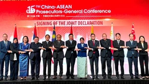 Participants pose for a group photo at the 15th China-ASEAN Prosecutors-General Conference in Hong Kong on September 23. (Photo: baovephapluat.vn)
