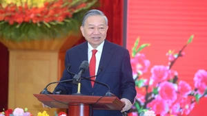 General Secretary To Lam speaks at the gathering, offering Tet wishes to officials, civil servants and employees of the Party Central Committee’s Office. (Photo: DANG KHOA)