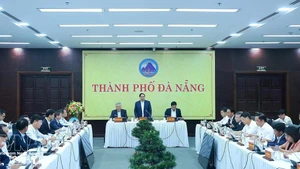Prime Minister Pham Minh Chinh addresses a working session with the Da Nang Party Committee's Standing Board on February 28. (Photo: VNA)