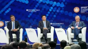 Deputy Prime Minister Le Thanh Long (C) speaks at the opening session of the 28th St. Petersburg International Economic Forum (SPIEFT) on June 19, 2025. (Photo: VNA)