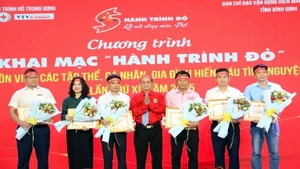 Exemplary blood donors honoured at the ceremony 