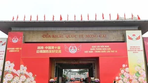The Mong Cai International Border Gate, where the first official activities within the exchange programme take place. (Photo: qdnd.vn)