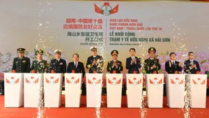 Senior defence officials from Viet Nam and China attend the groundbreaking ceremony for the Hai Son Friendship Medical Station on March 18.