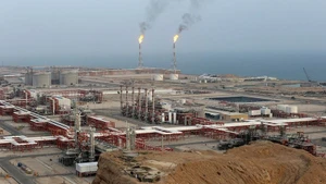 Gas extraction plant in Asaluyeh, Iran. (Photo: Al Mayadeen English)