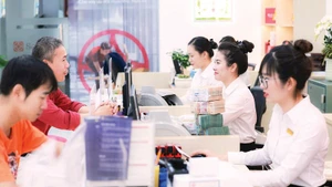 Many banks implement policies that add extra interest rates to attract idle funds from the public.