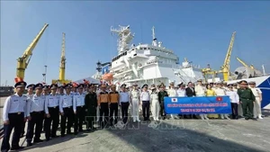 Delegates from both countries at the welcoming ceremony on January 19 for the Japan Coast Guard patrol vessel Akitsushima during its courtesy visit to Da Nang. (Photo: VNA)