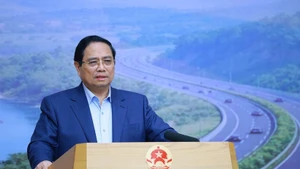 Prime Minister Pham Minh Chinh, head of the state steering committee for nationally important and key transport projects, chairs the committee’s 23rd meeting in Ha Noi on January 30. (Photo: VNA)